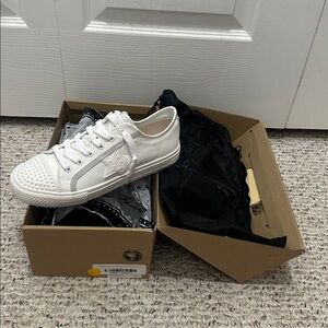 Vintage Havana White Star-Embellished Sneakers